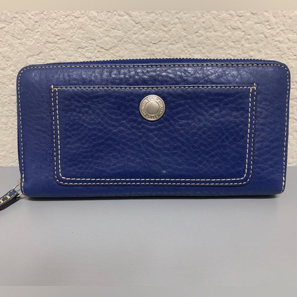 COACH Navy Blue Pebbled Leather Zip Wallet